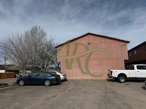 Building Photo - 1401 E 19th St