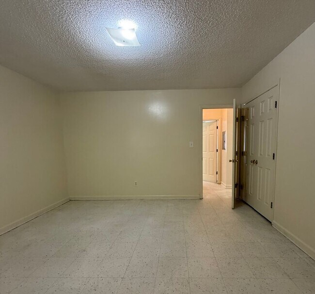 Building Photo - 3200 Parkway Ct