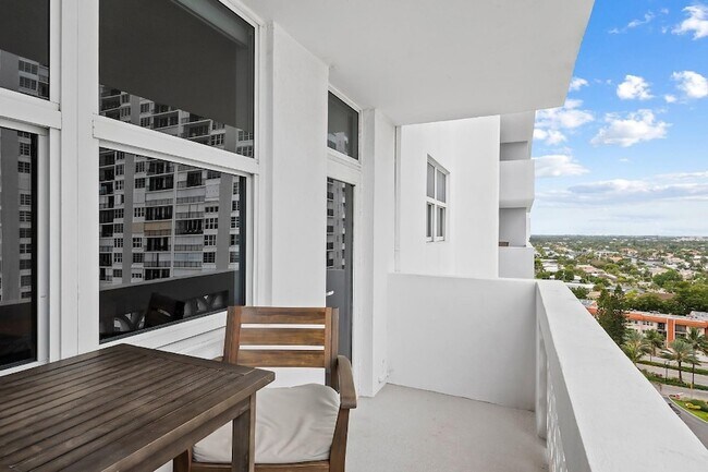 Building Photo - 4250 Galt Ocean Dr