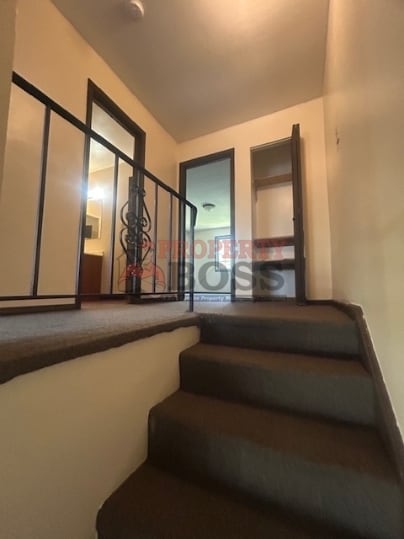 Building Photo - 5796 Creekview Ct W