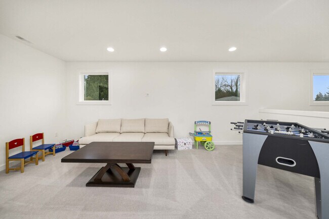 Building Photo - 11612 SE 196th St