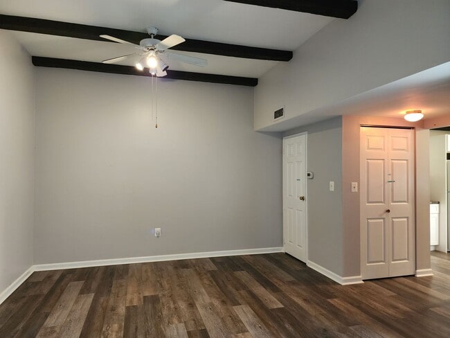 Building Photo - First Floor 1 Bedroom Condo in Manheim Tow...