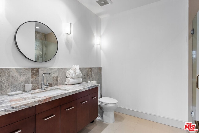 Building Photo - 7801 Hillside Ave