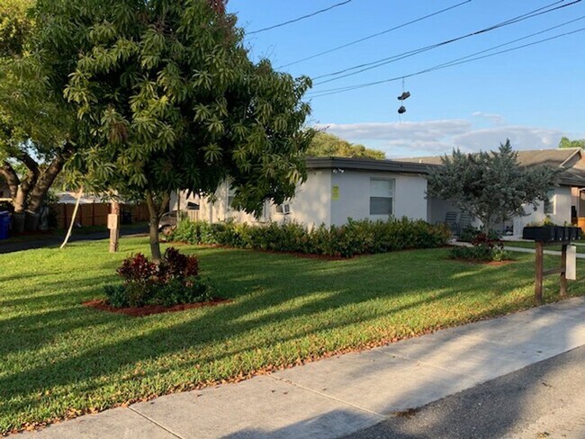 Building Photo - 5814 Taylor St