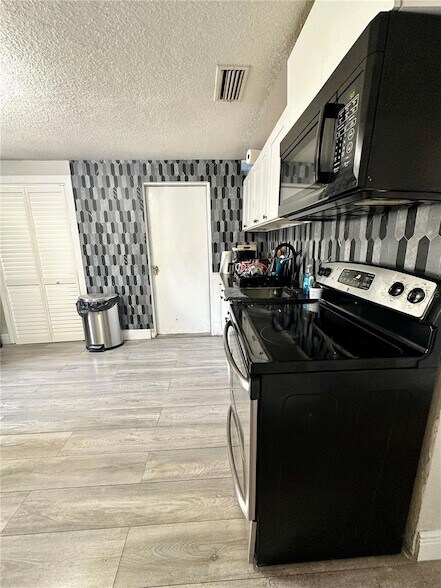 Building Photo - 2003 E Humphrey St