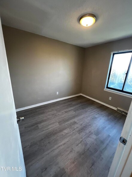 Building Photo - 1419 Colony Park Dr