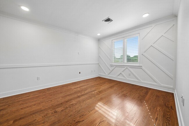 Building Photo - 139 Sherman Pl