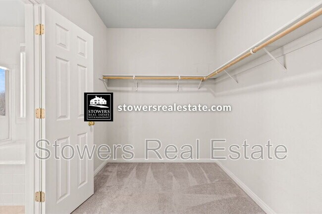 Building Photo - 1570 Eastlake Cir