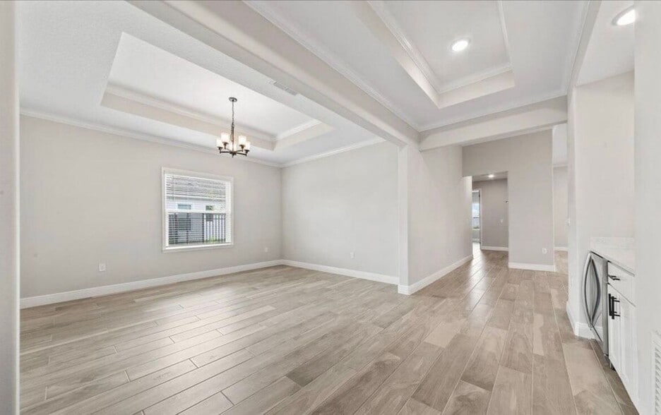 Building Photo - 5089 Realm Run