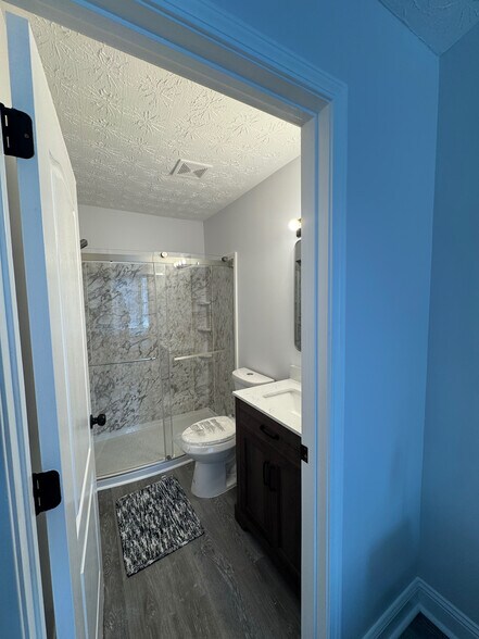 Building Photo - Room in Townhome on Chupp Way Cir