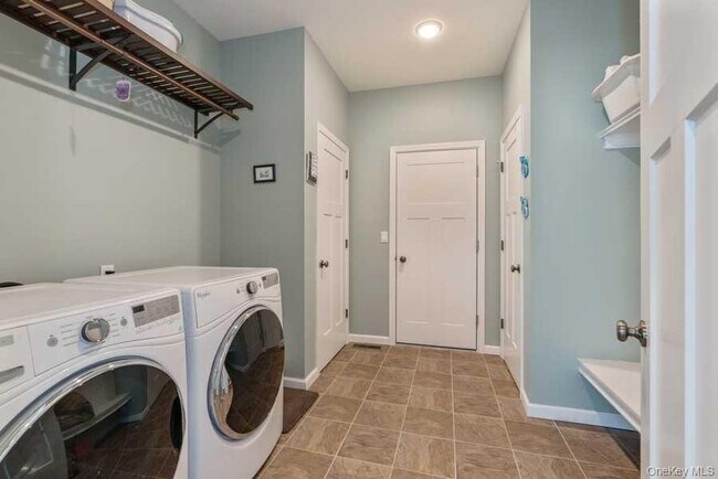 Building Photo - 861 Lattintown Rd