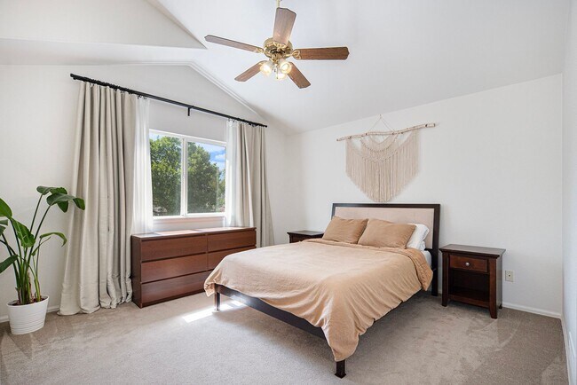 Building Photo - Beautiful 3-Bedroom Home for Rent