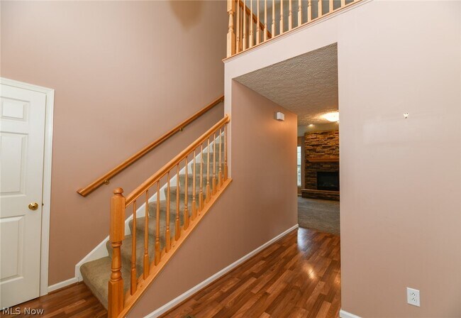 Building Photo - 200 Weatherstone Ct