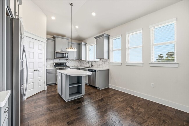 Building Photo - 1722 Rowdy Loop