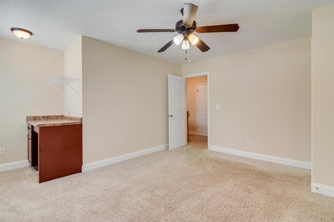 Building Photo - 141 Village Run