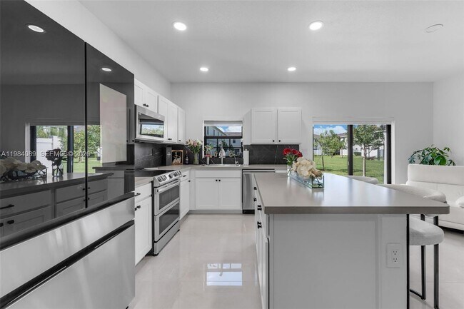 Building Photo - 617 SW 11th St