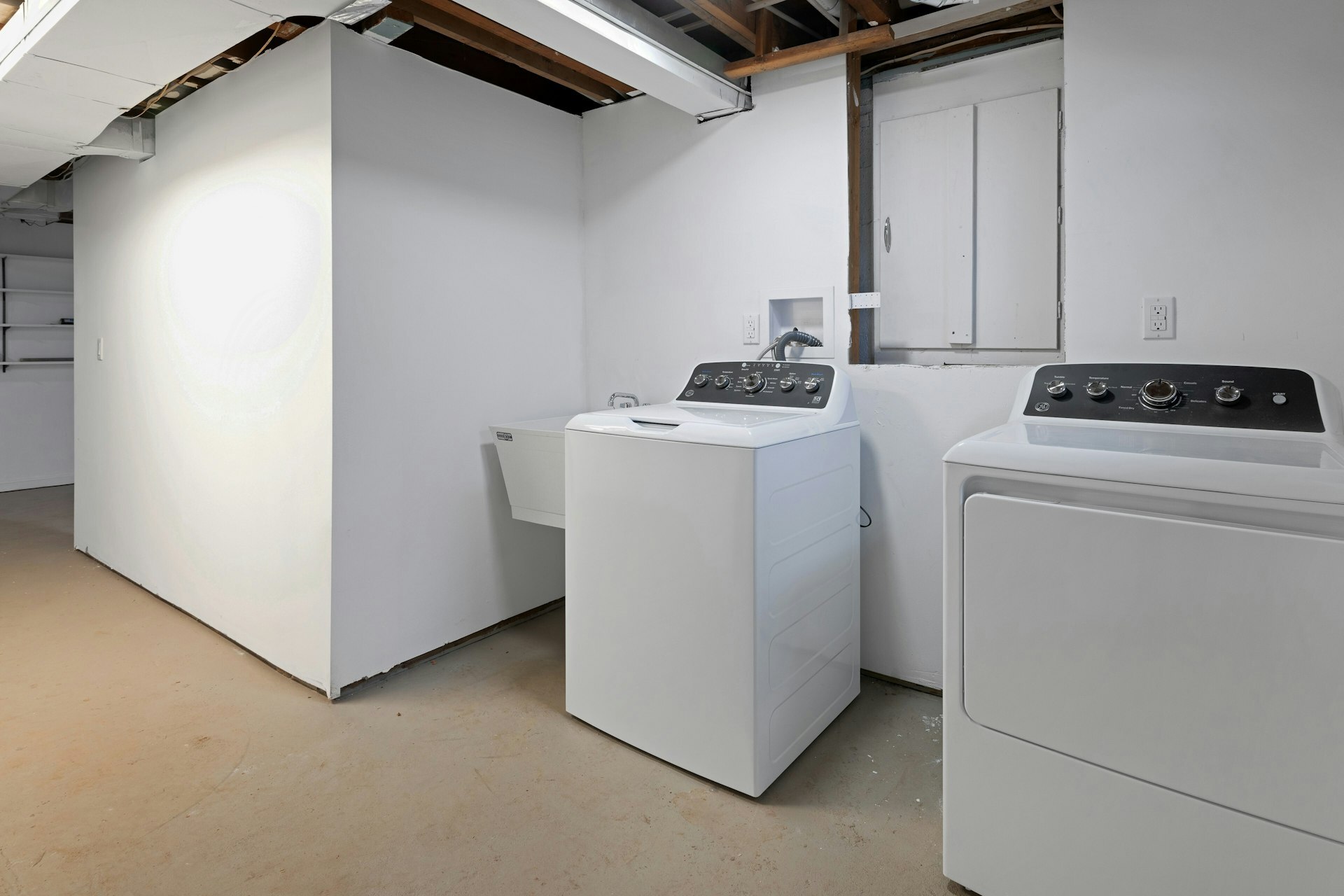 Laundry Room - 17 Halstead Rd