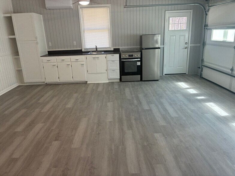 Building Photo - Room in Duplex on Union Rd SW