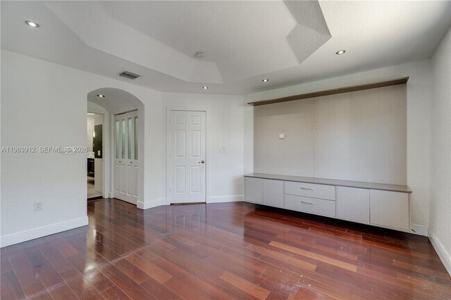 Building Photo - 7044 NW 115th Ct