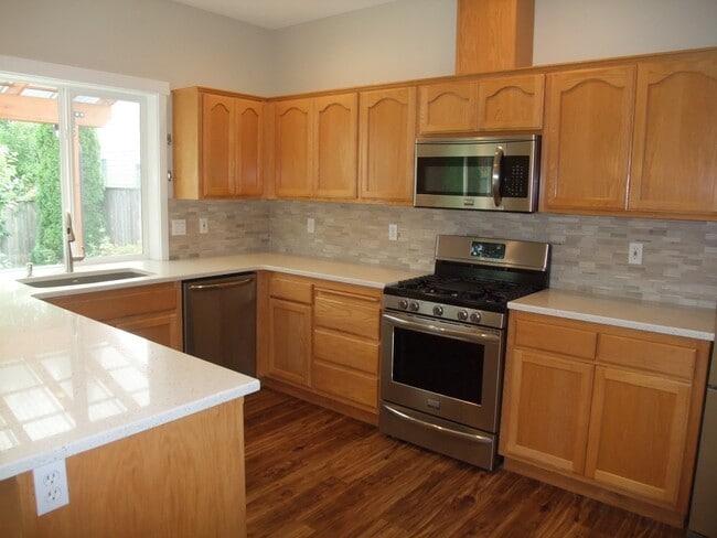 Building Photo - Newer 3 Bedroom Home in SW Albany Ready To Move Into