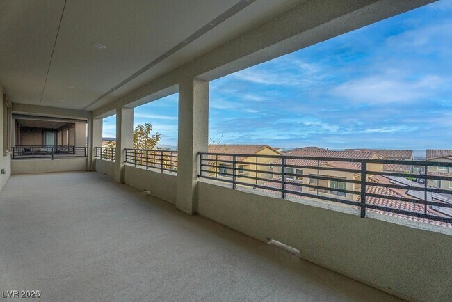 Building Photo - 230 Carmel Sky St