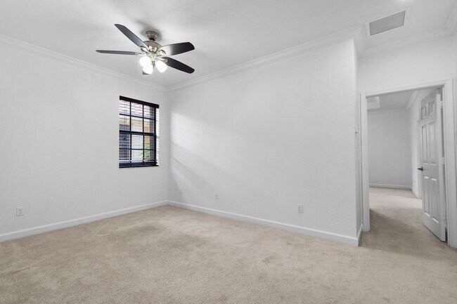 Building Photo - 10384 Wellington Parc Dr
