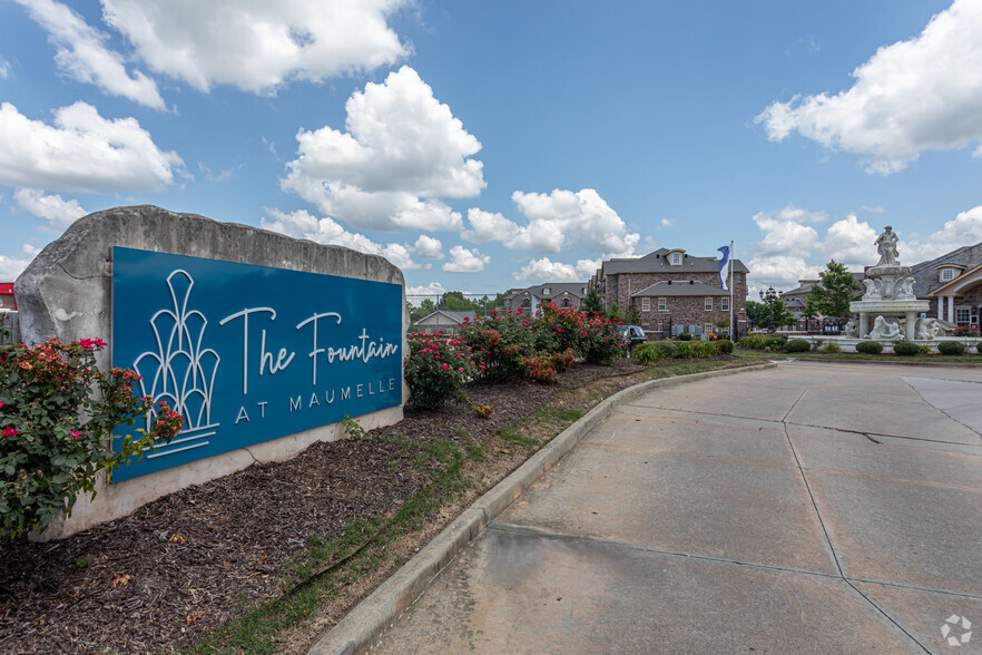 Primary Photo - Fountain at Maumelle