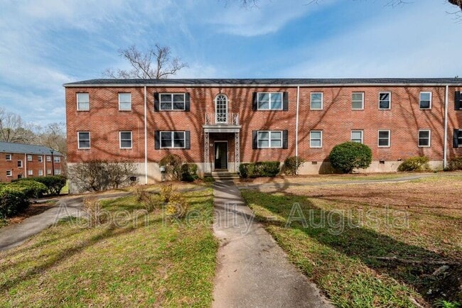 Building Photo - 501 Milledge Rd