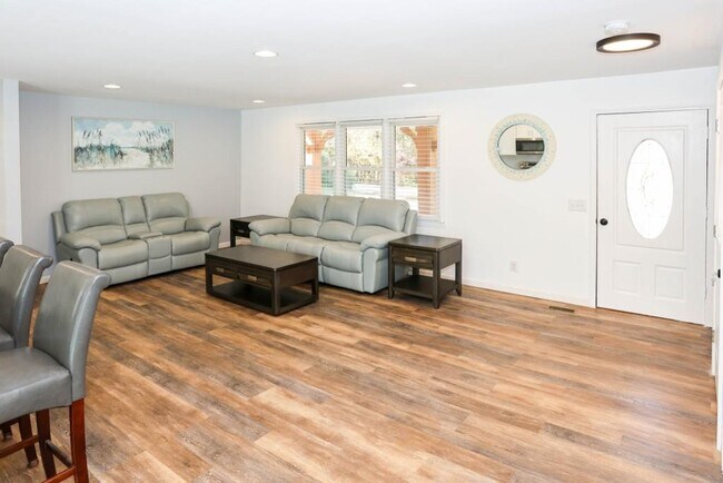 Building Photo - 6157 Orville Dr