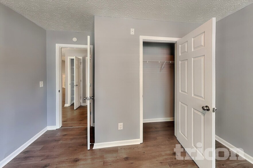 Building Photo - 329 Kellys Walk
