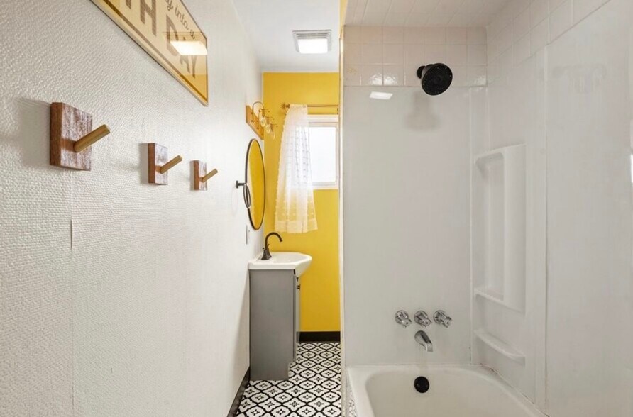 Building Photo - 4829 Hatfield St