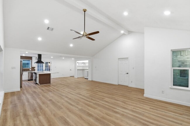 Building Photo - 6718 Deer Ridge Ln