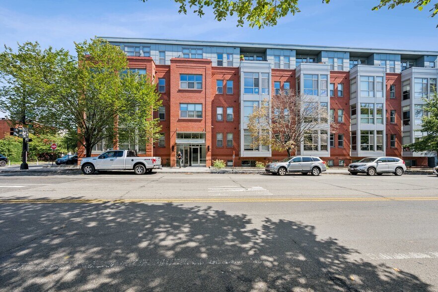 Building Photo - 900 11th St SE