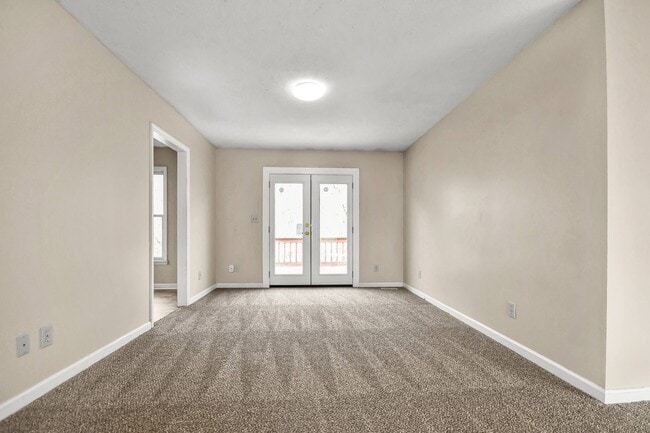 Building Photo - Ranch Home on Creek Lot!