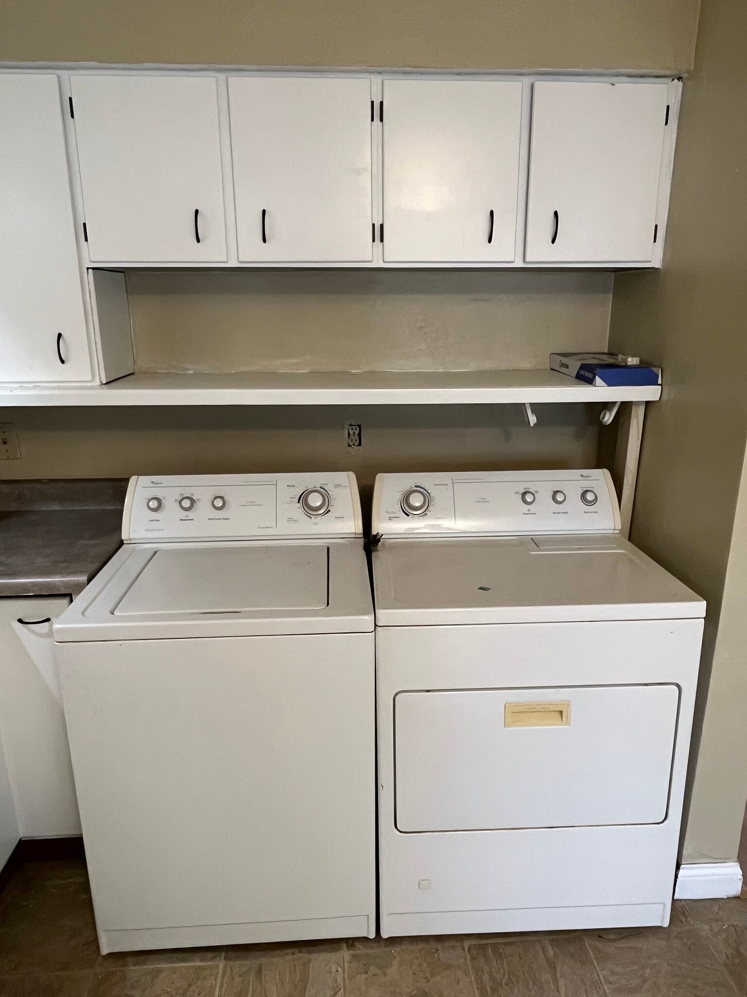 In unit washer and dryer - 431 27th St