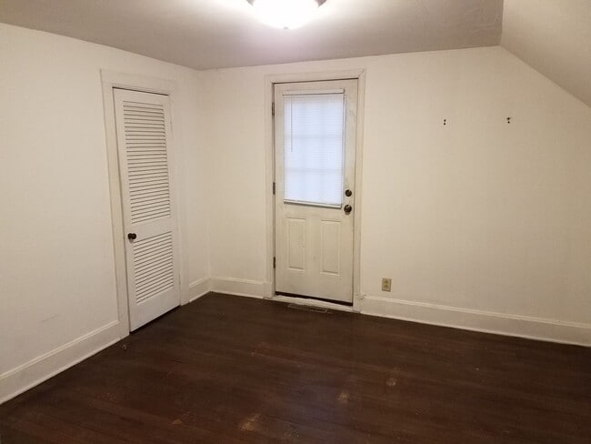 Building Photo - nre1633