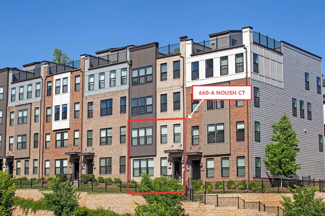 Building Photo - Pet-Friendly Brookhill Commons Townhome-Style Condo