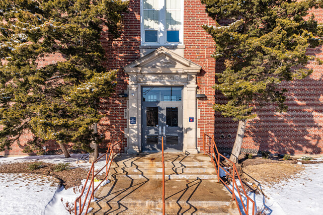 Entrance - Fox Valley Apartments- Todd School