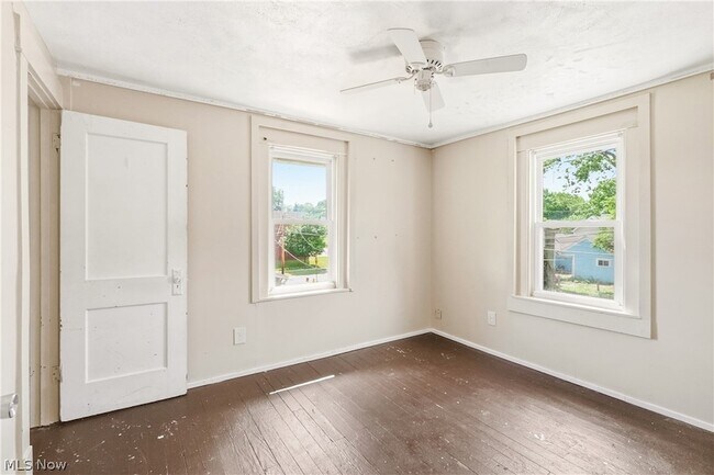 Building Photo - 285 Sumner Ct