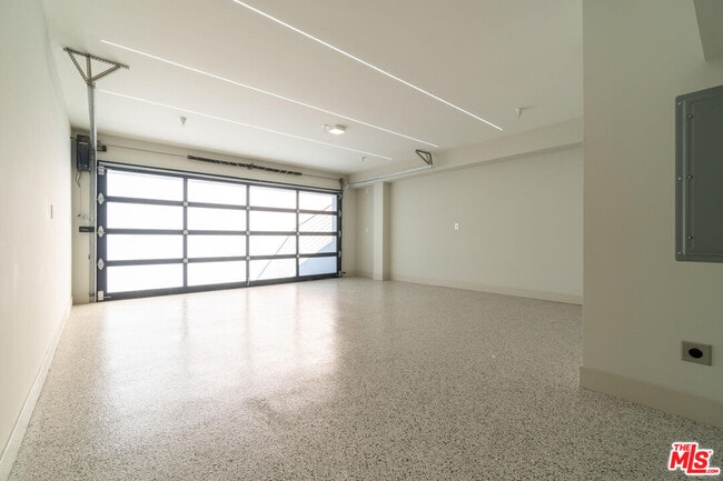 Building Photo - 286 Quadro Vecchio Dr