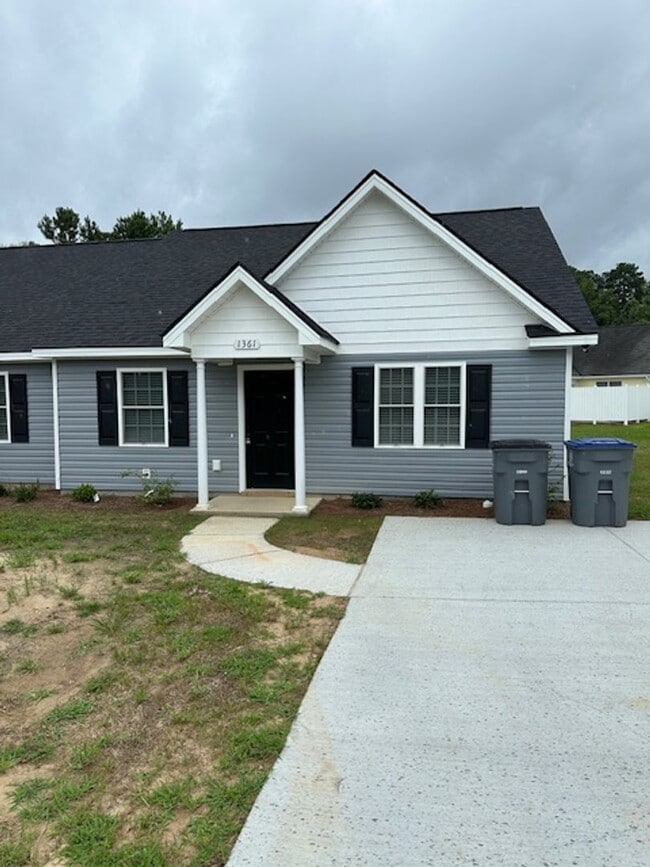 Building Photo - 1361 Northridge Dr
