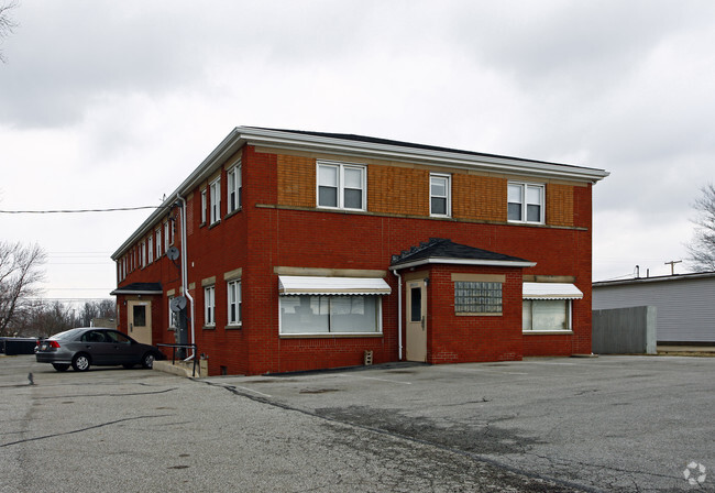 Primary Photo - Statler Apartments