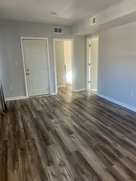 Building Photo - 505 Arsan Ave