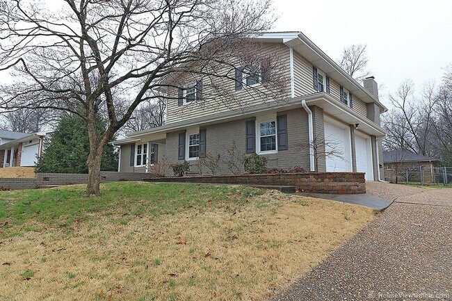 Building Photo - 2031 Allen Dr