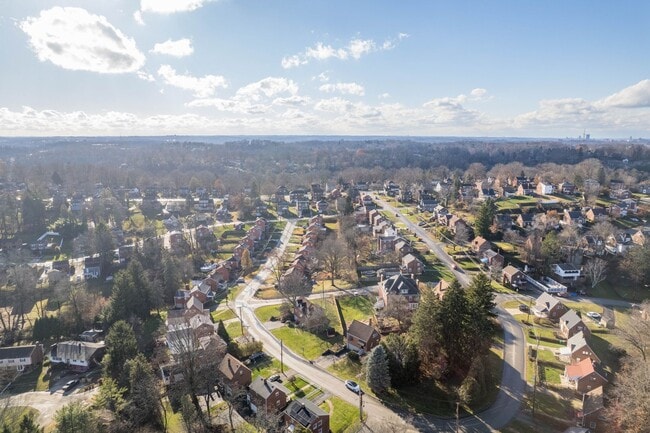 Building Photo - Move in TODAY! Check out this beautifully RENOVATED 3 bedroom in CHURCHILL!