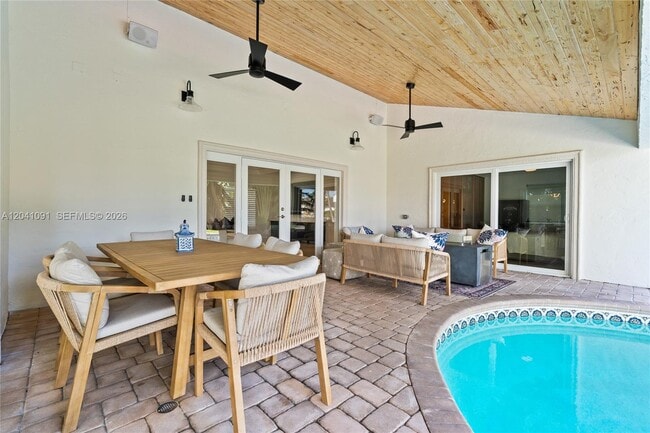 Building Photo - 18 Eleuthera Dr