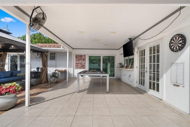 Building Photo - 4306 Johnson St