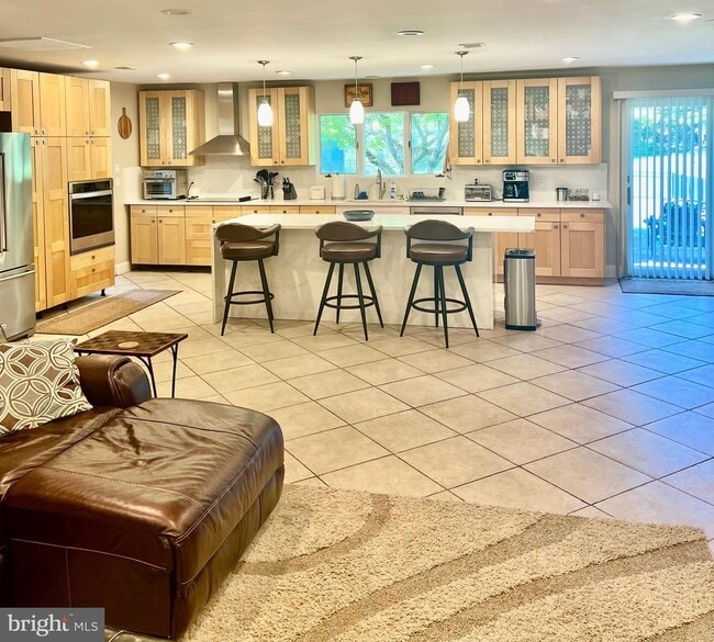 Building Photo - 1542 Crowell Rd