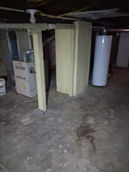 Building Photo - 5914 Lalite Ave