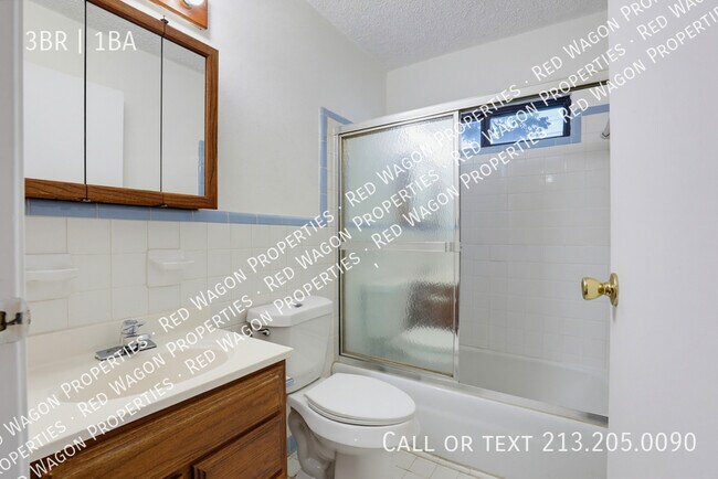 Building Photo - 271 Wayside Dr